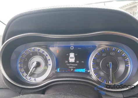 2016 Chrysler 300C z USA, uszkodzony, nr VIN 2C3CCAEG7GH128326